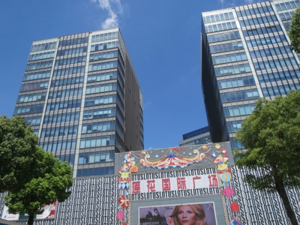 莲花国际商务广场写字楼出租,莲花国际,81平东南朝向的办公室,看房子