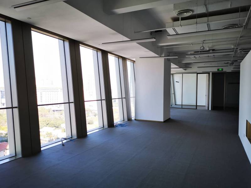 古北soho 地铁10号线地铁旁 户型方正 正对电梯