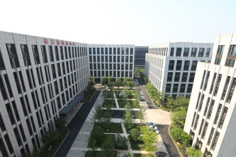 新虹桥中心大厦办公区域