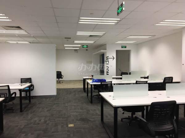 虹桥银城写字楼出租,物业费20元包含空调电费