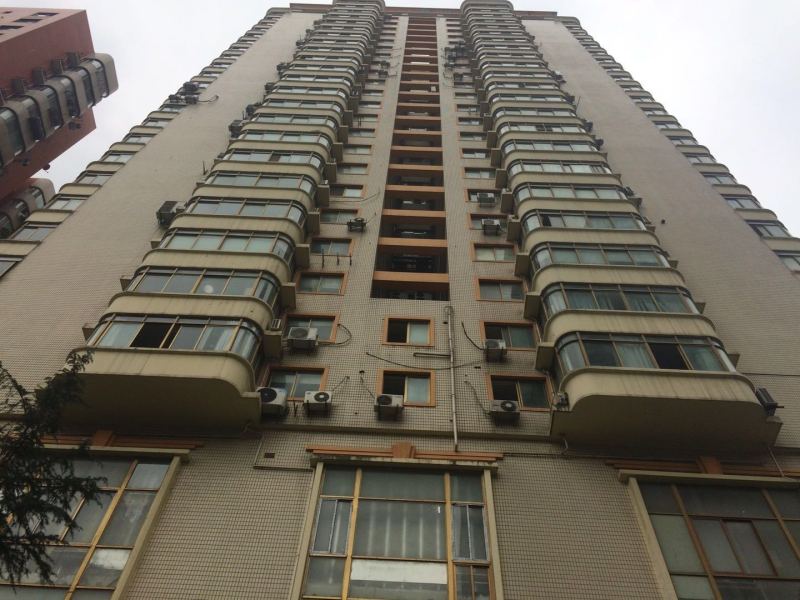 江宁路地铁附近 富丽大厦独立空调上下水户型方正行业不限