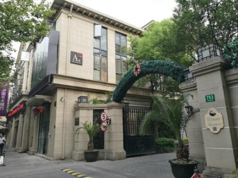 嘉春753园区写字楼出租,江苏路 愚园路 嘉春753 沿街独栋240平 双面