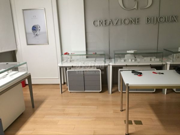 静安大上海会德丰广场写字楼出租-会德丰广场