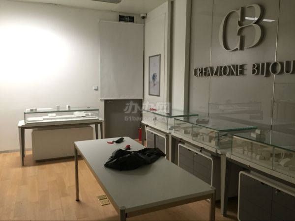 静安大上海会德丰广场写字楼出租-会德丰广场