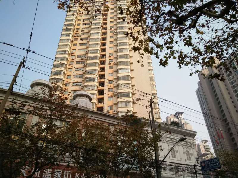 《房源出租》静安区江宁路 富丽大厦230平精装性价