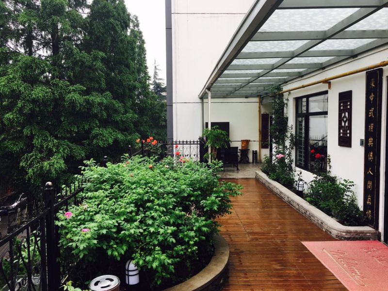 板块,灵石路万荣路附近全新改造的创意园区,独具特色的花园式办公环境