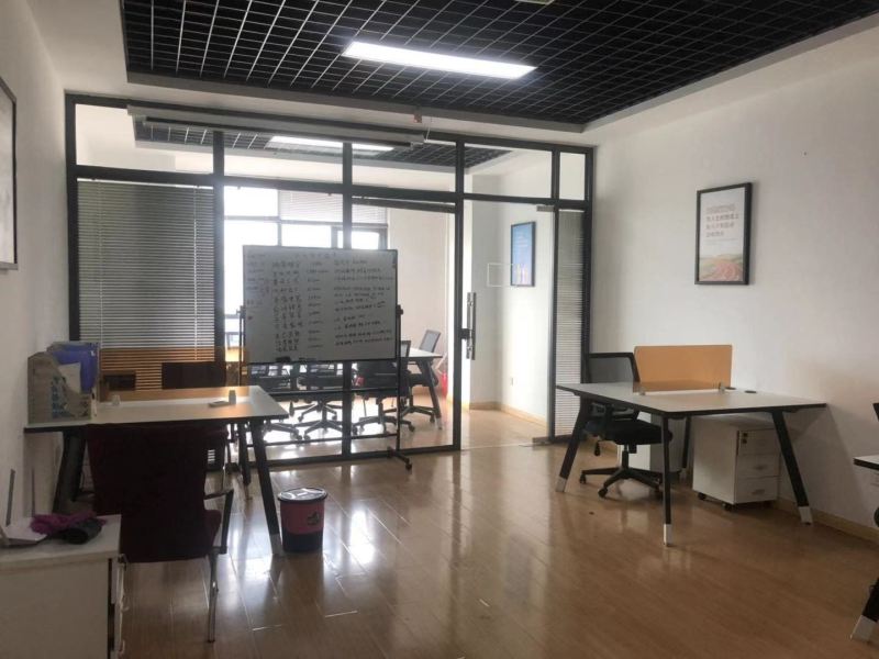 万达广场精装带隔断小面积65方出租,图片实拍,适合小型工作室