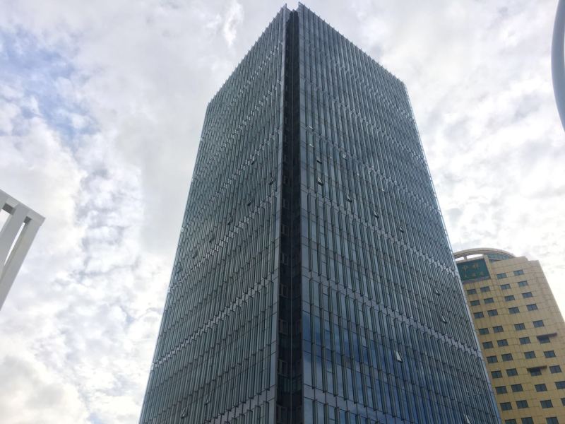 静安,1/3/4号线地铁口新理想大厦落地窗三面采光