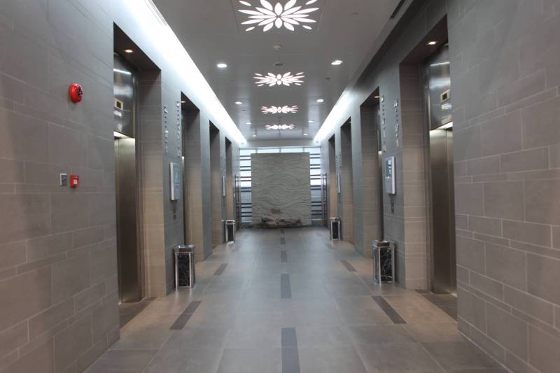 虹桥开发区 东方维京大厦 正对电梯厅 精装修 双面采光