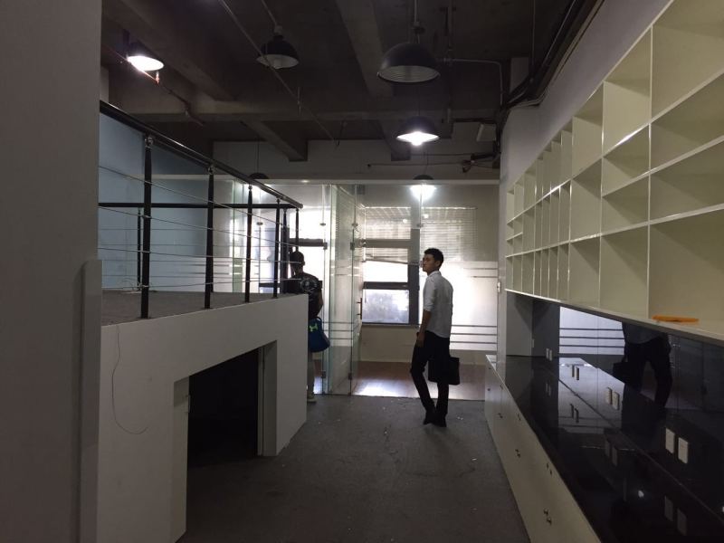 2/7号线 奇缺105平 精装带家具 高4.2米 办公舒适