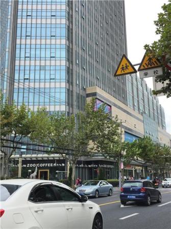 汇阳广场 250高区朝南带装修 正对电梯厅拎包入住