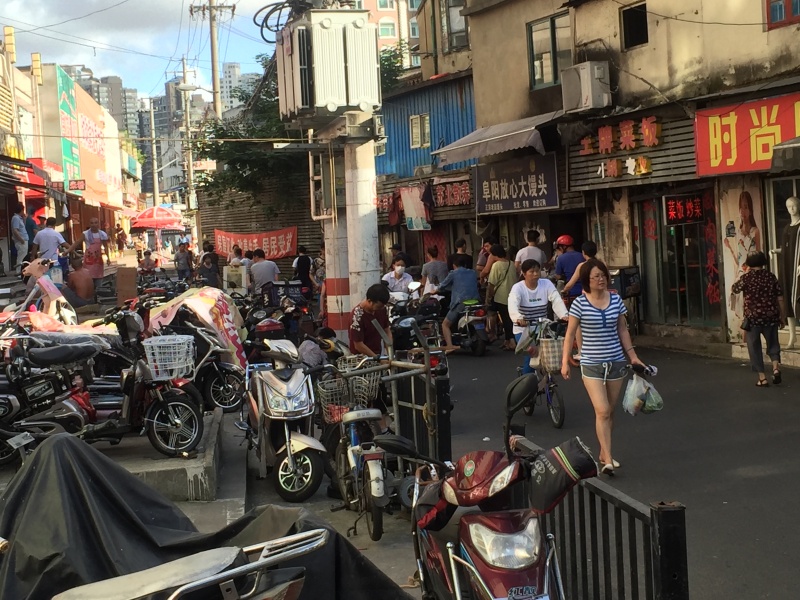 港城路地铁口门面出租 诚招带品牌类餐饮 无转让费