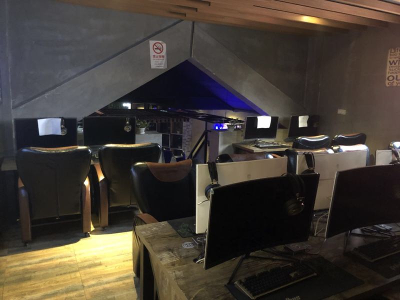 宝山上海大学 宿舍旁700平盈利中网吧转让 全新机器装修