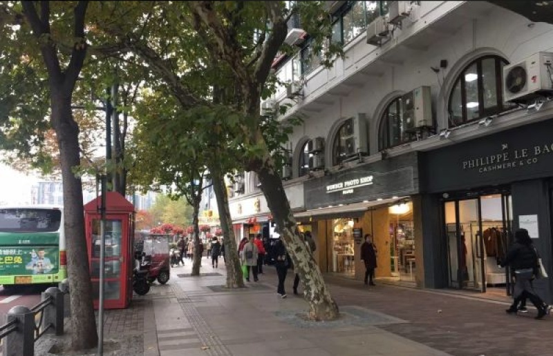 松江老城中山中路沿街一楼商铺.可餐饮