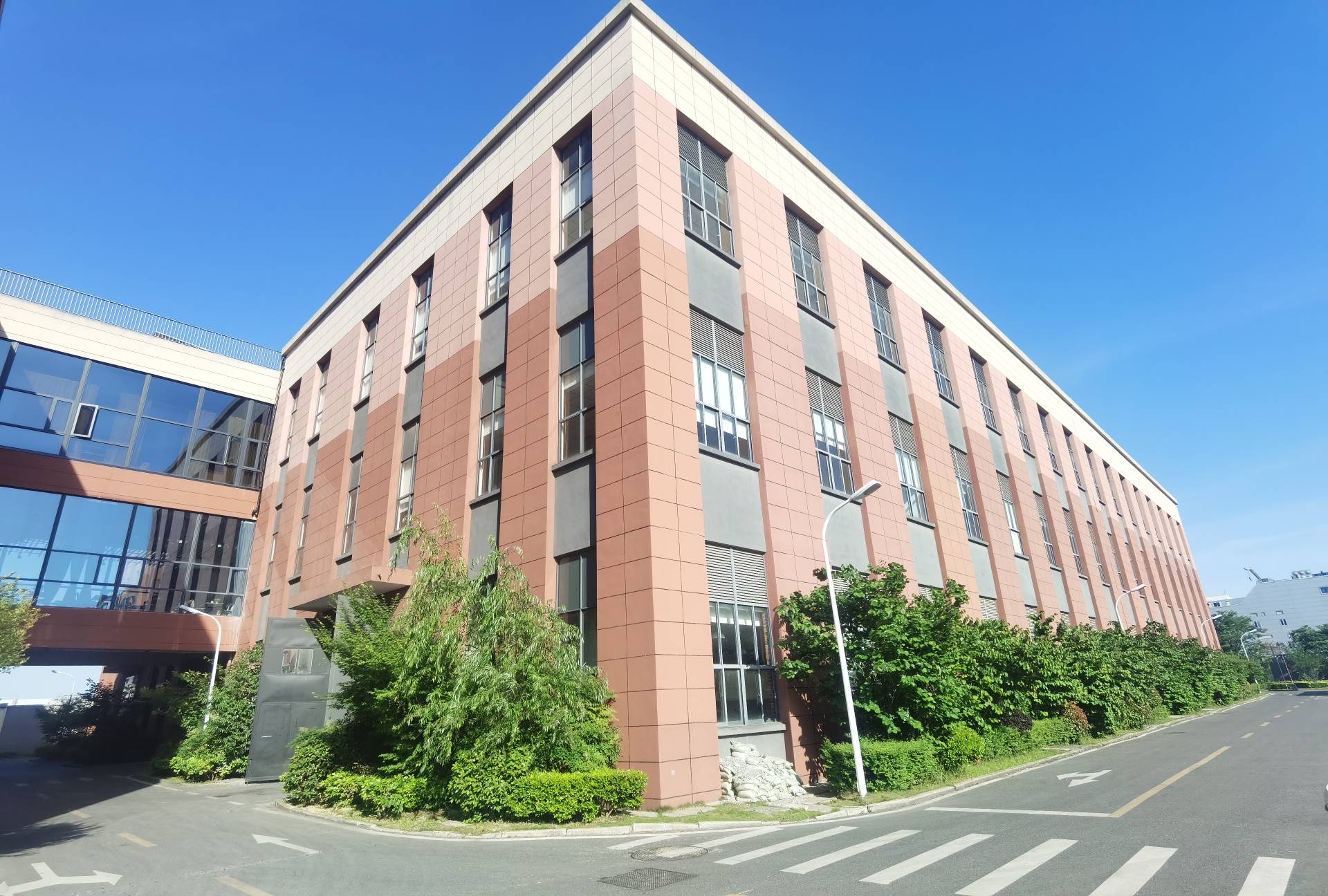 莘庄工业区丨104板块（独栋6700平）研发实验室丨可租可售