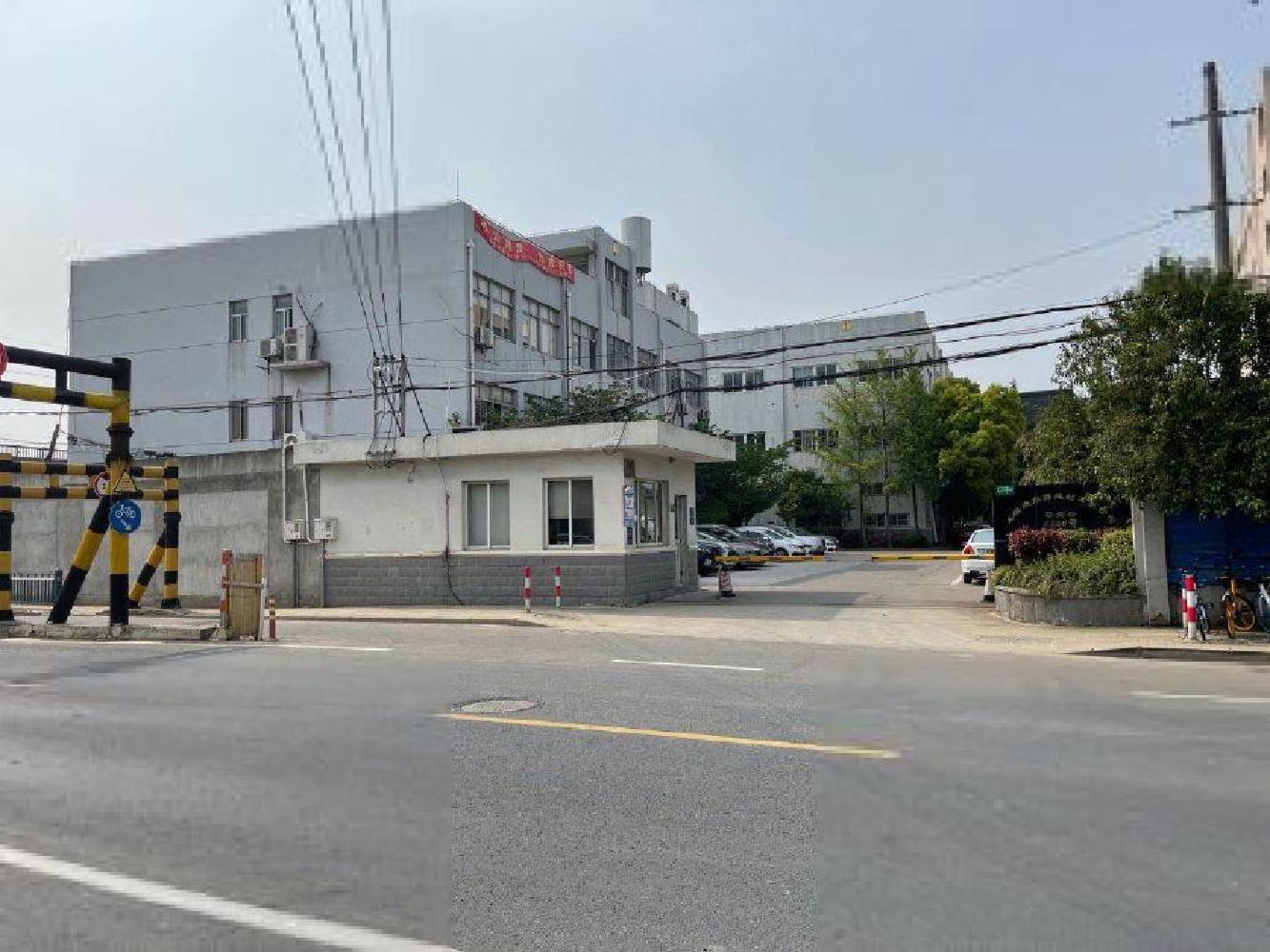 独门独院厂房，黎安路上，近顾戴路站，2栋楼，办公加生产。