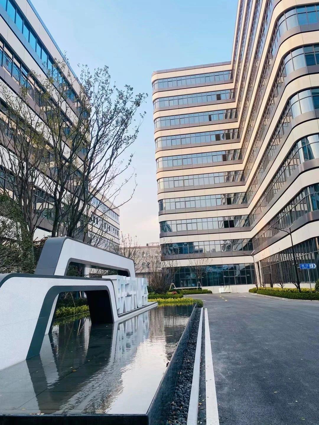 机器人产业园 可租可售 面积大小均有 紧邻地铁宝安公路站