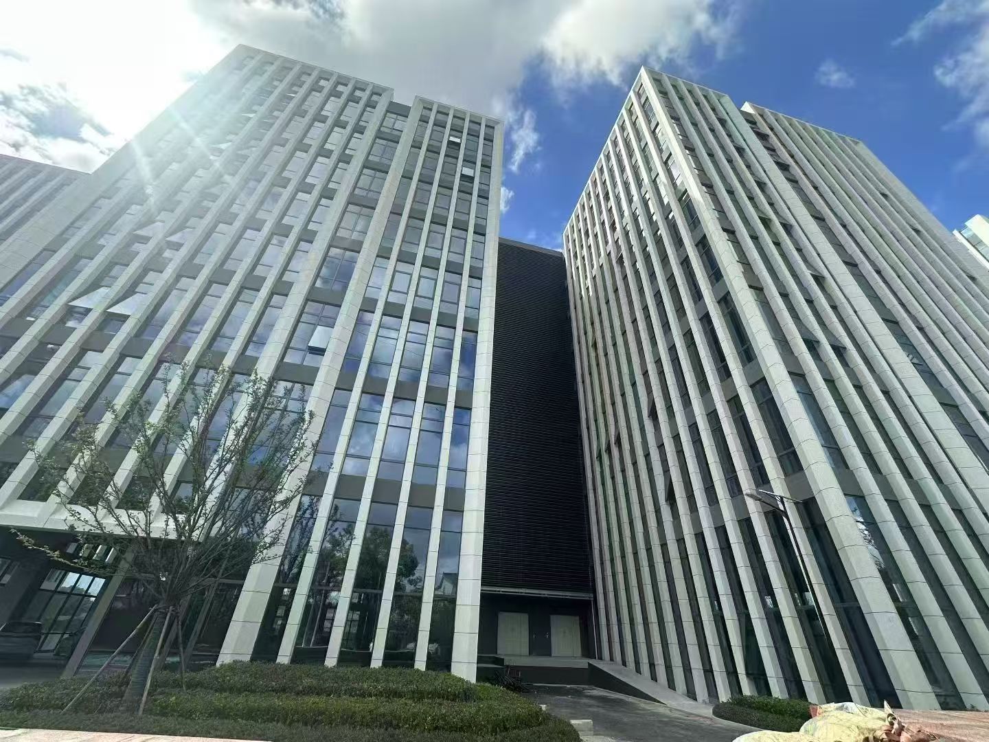 G60松江漕河泾新建产业研发办公厂房出租出售600平起