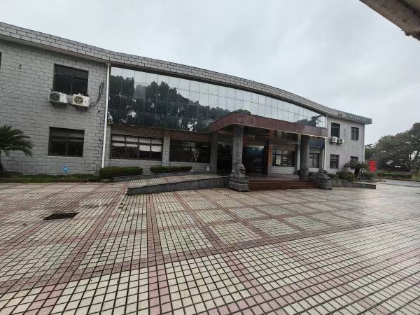 松江中山街道  独门独院12.8亩  沿主干道出售