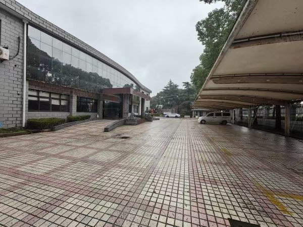 松江中山街道  独门独院12.8亩  沿主干道出售