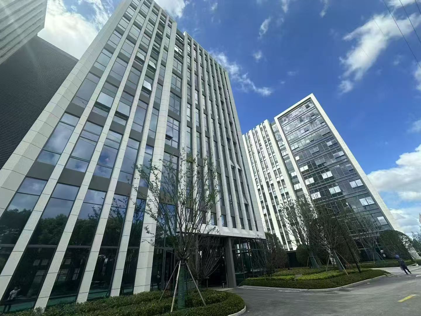 九亭全新50年新建办公研发厂房200-1200平出租出售