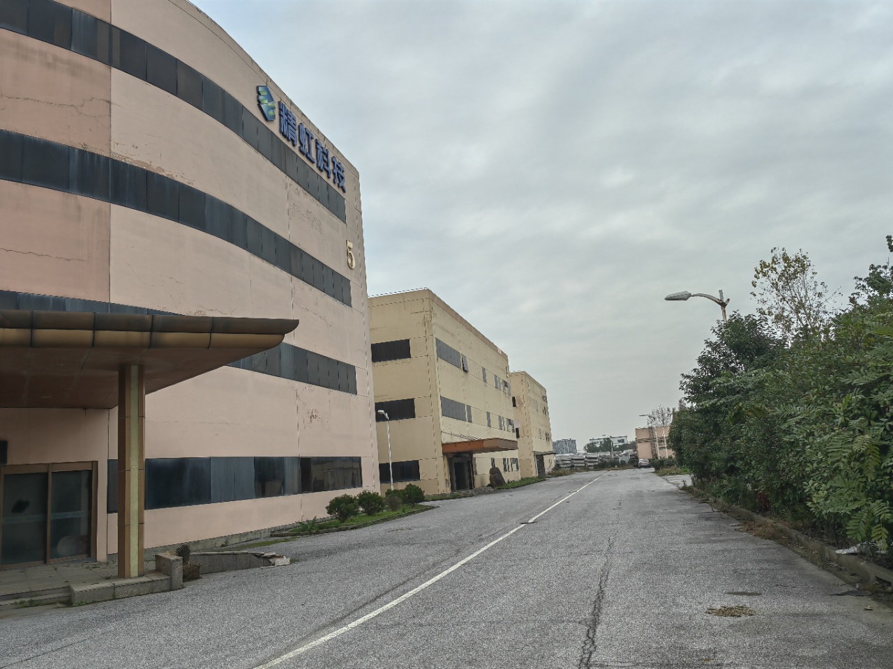 上海松江区  小昆山镇光华路厂房出售
