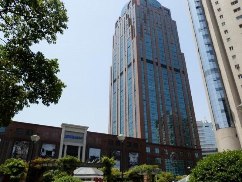 2号线娄山关路丨新虹桥中心大厦丨精装修带隔断丨领事馆云集—上海