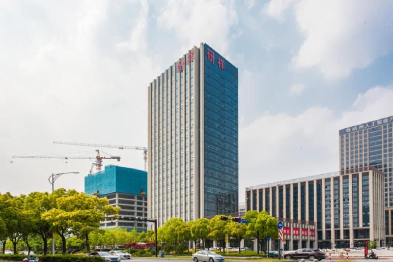 特价研祥一整层1200方精装大开间落地窗繁华商圈