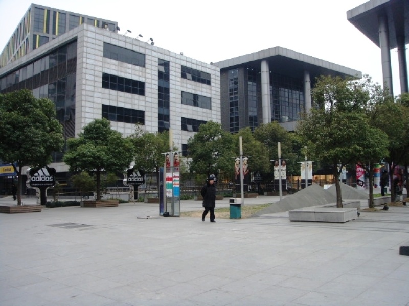 梅陇镇新都会广场