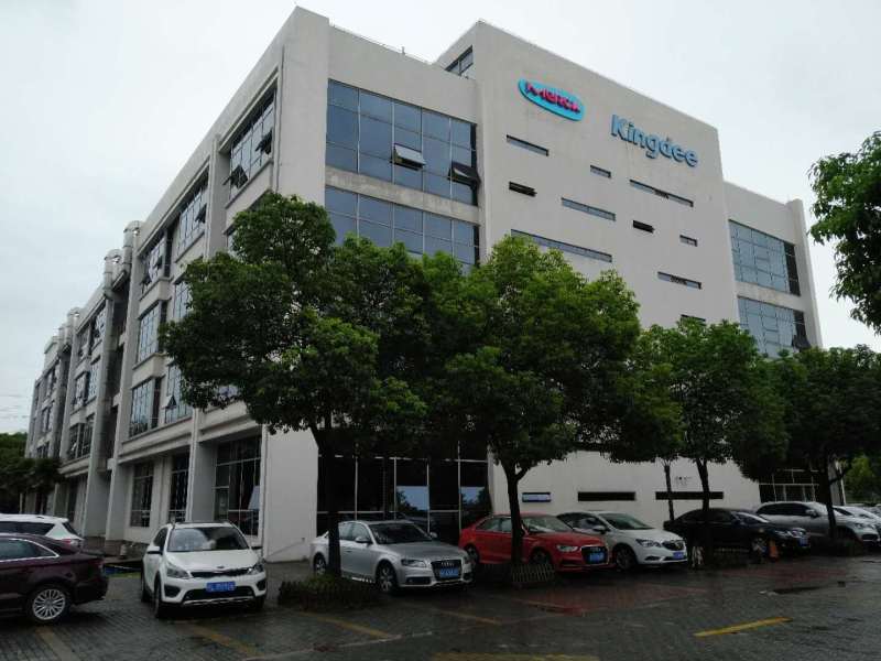 张江高科地铁站,金蝶软件园一楼2400米带装修现房