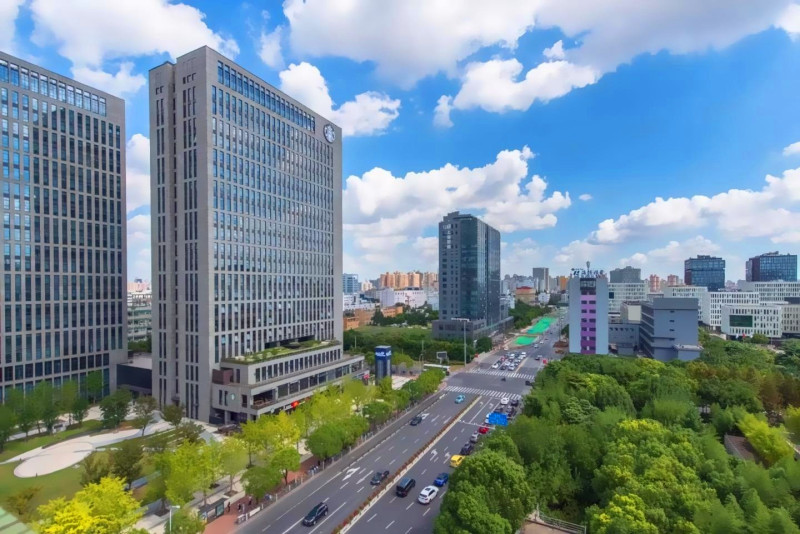 9号线漕河泾区站 新研大厦面积900平米带装修—上海徐汇区办公室出租