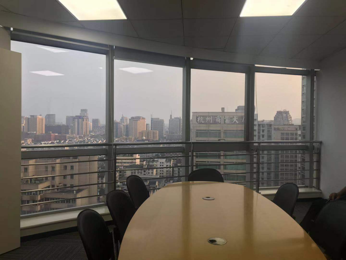 现代城建大厦电梯厅