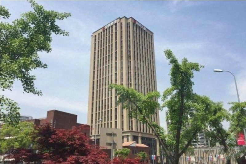 8/10号线地铁口,中天大厦近骏丰国际 精装带家具