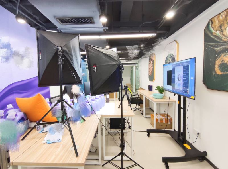 直播间小工作室靠窗仅1680元,含水电物业网络家私空调