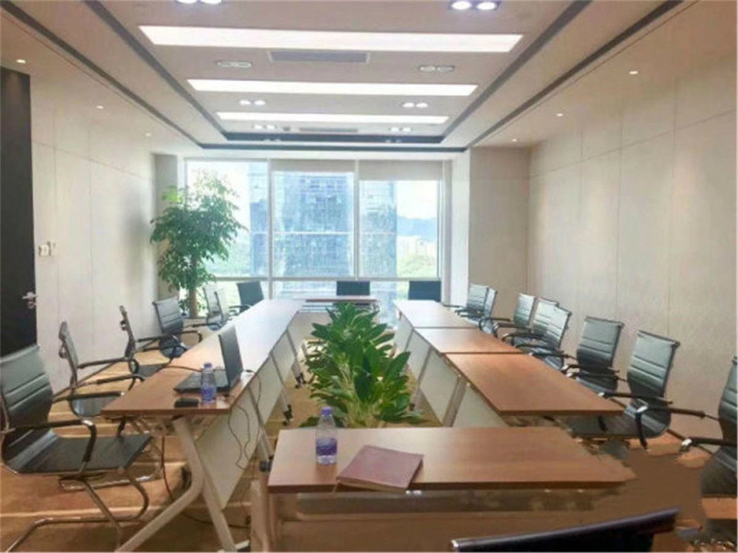 中国红街办公区域