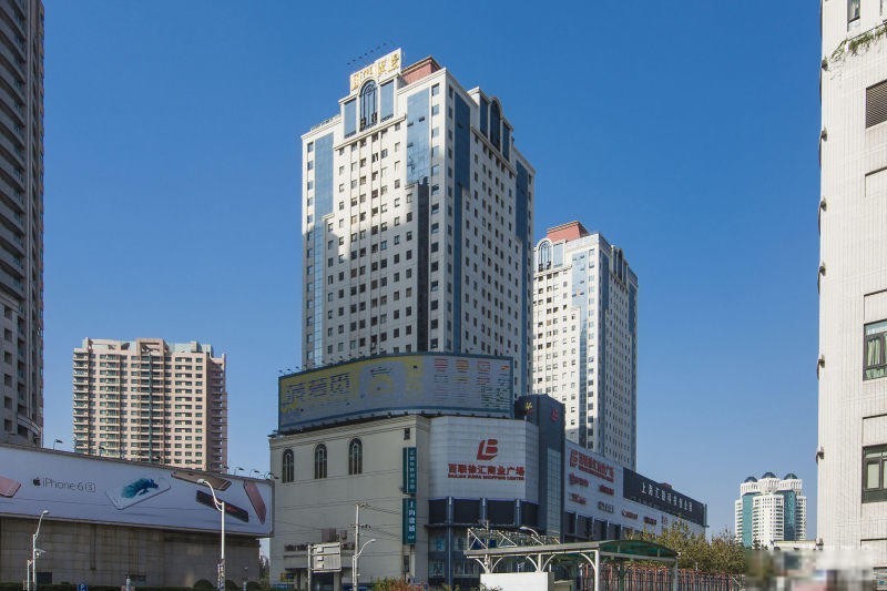 1.9.11号线徐家汇港汇斜对面 汇银广场114平