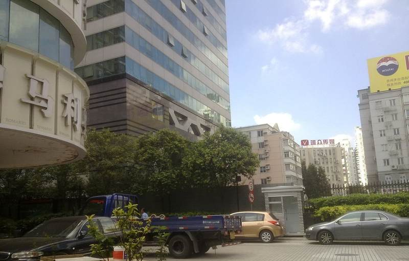 兆丰环球大厦停车场