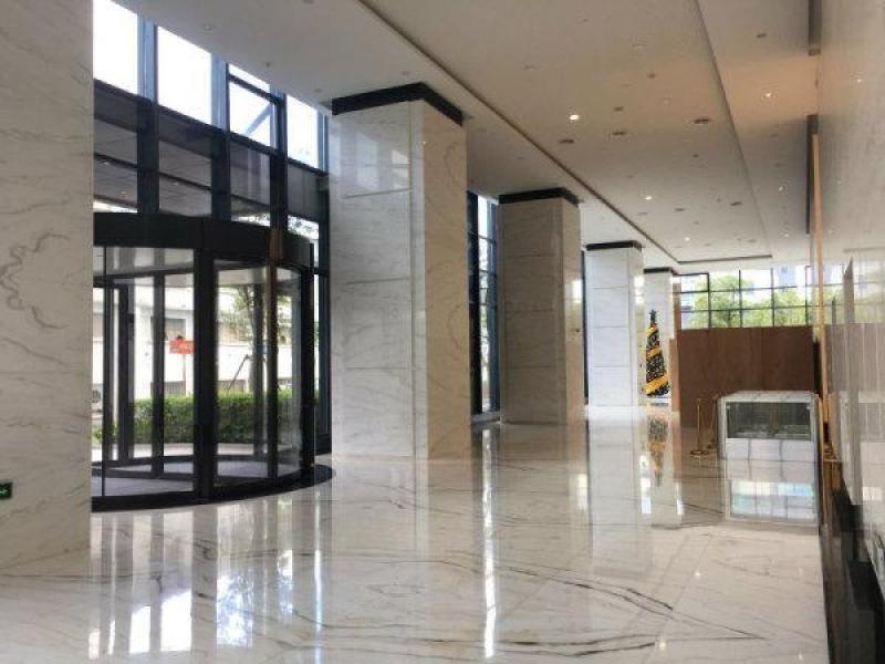 全玻璃幕墙!协信广场,哈瑞243平!免租期半年!