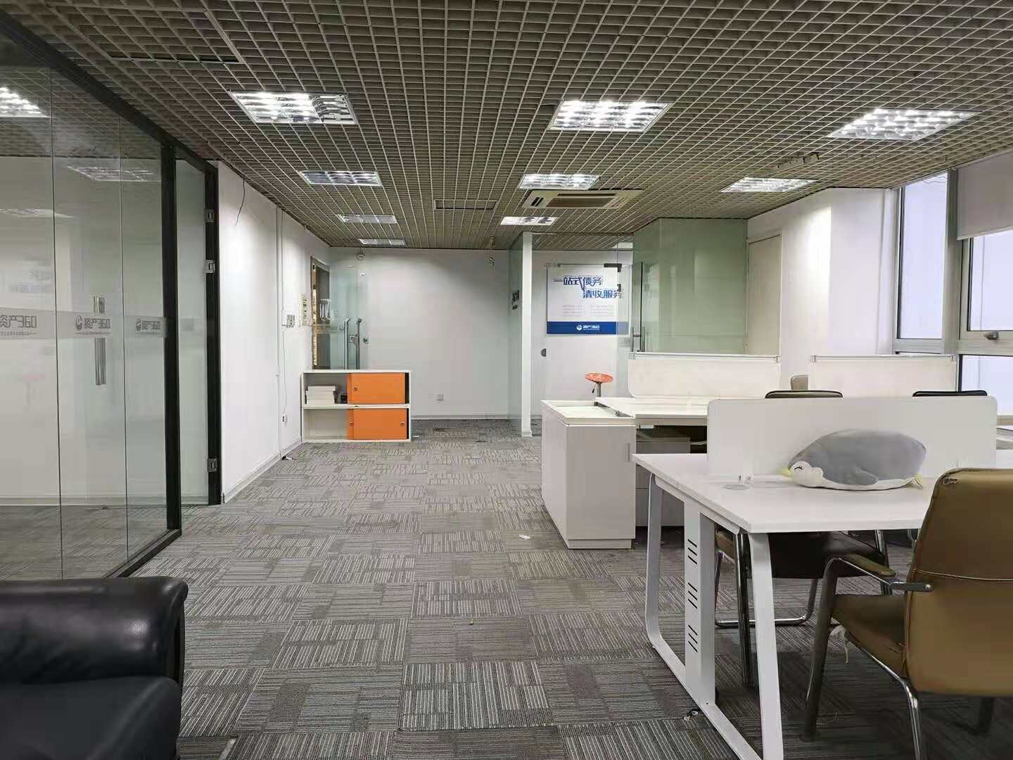 新虹桥捷运大厦办公区域