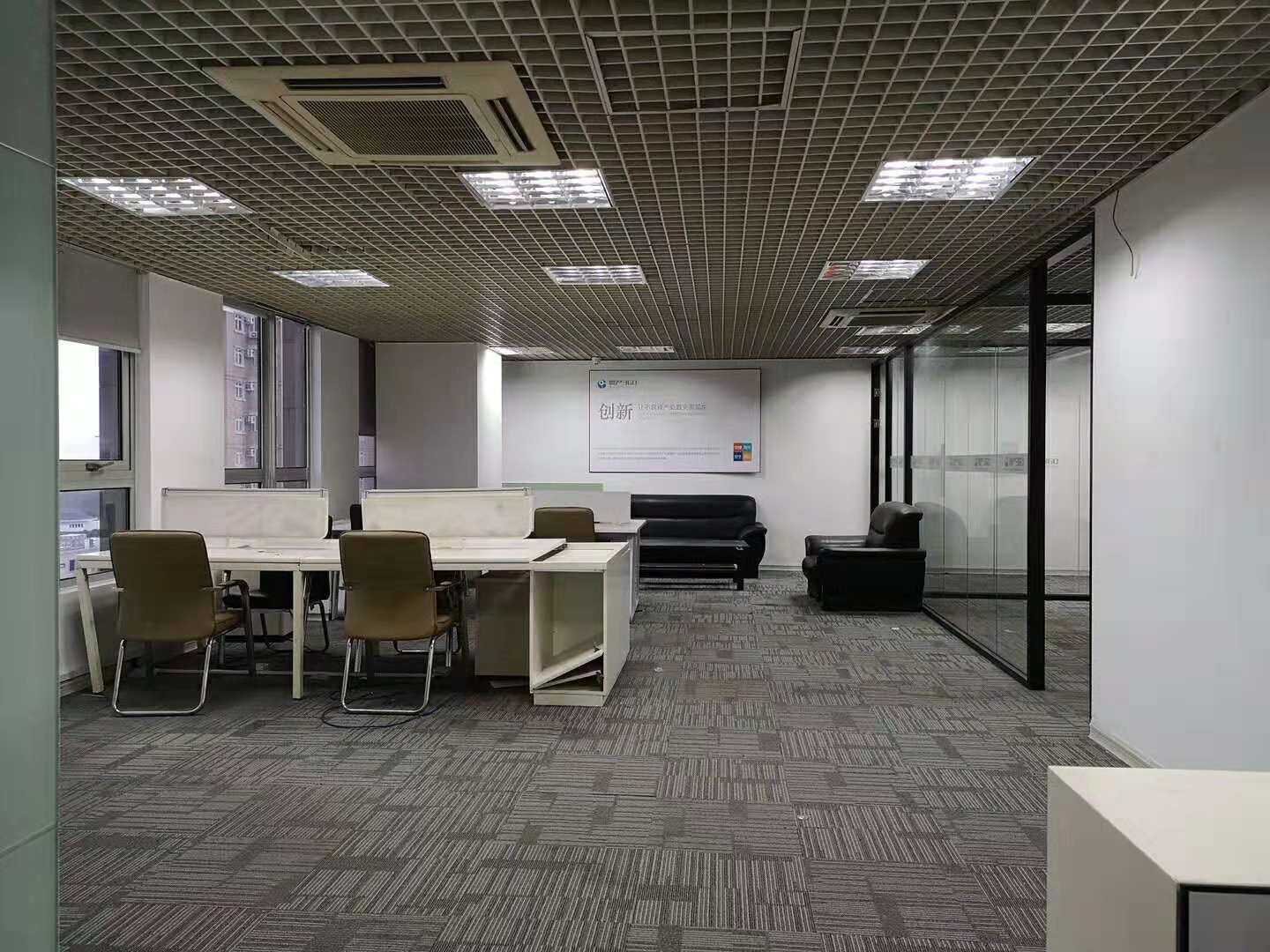 新虹桥捷运大厦办公区域