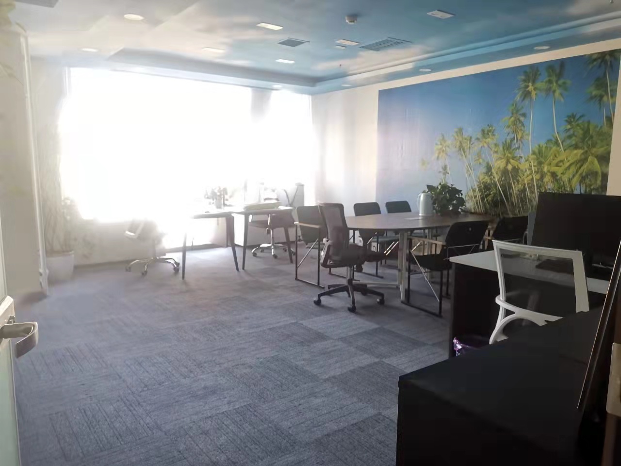 悠唐国际中心办公区域