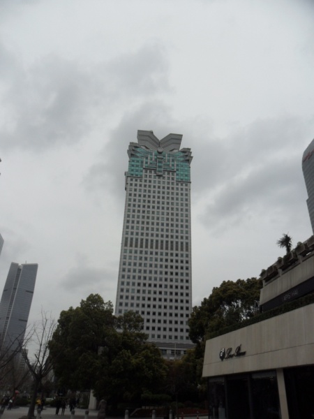 中欣大厦写字楼出租,南京西路高品质物业,大厅双电梯设计,地铁上盖