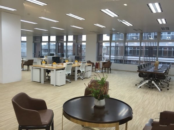 虹桥丽宝广场办公区域