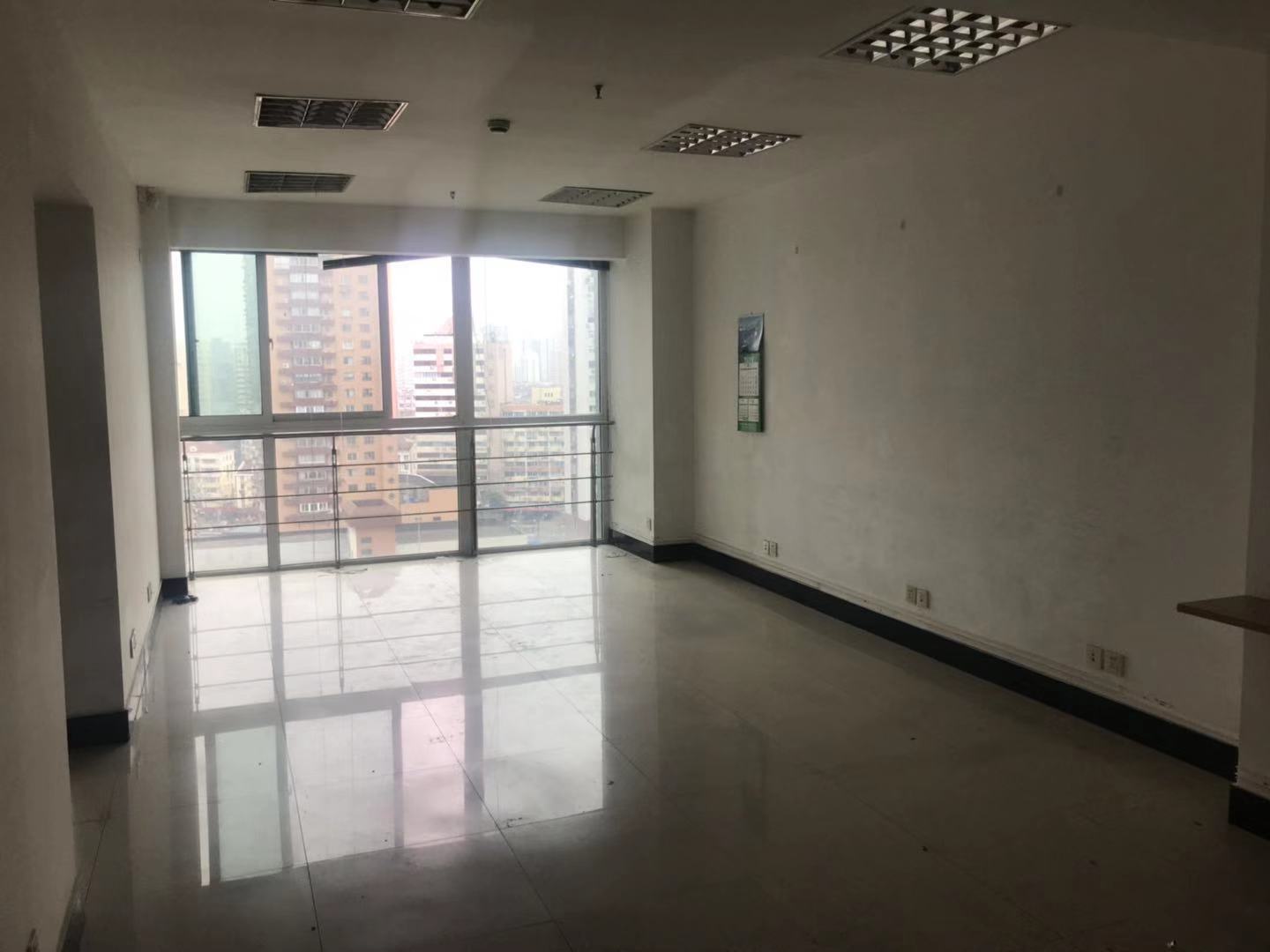 飘鹰世纪大厦