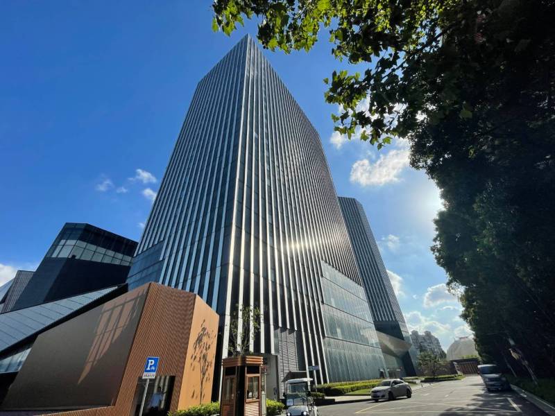 大宁国际商业广场写字楼外立面