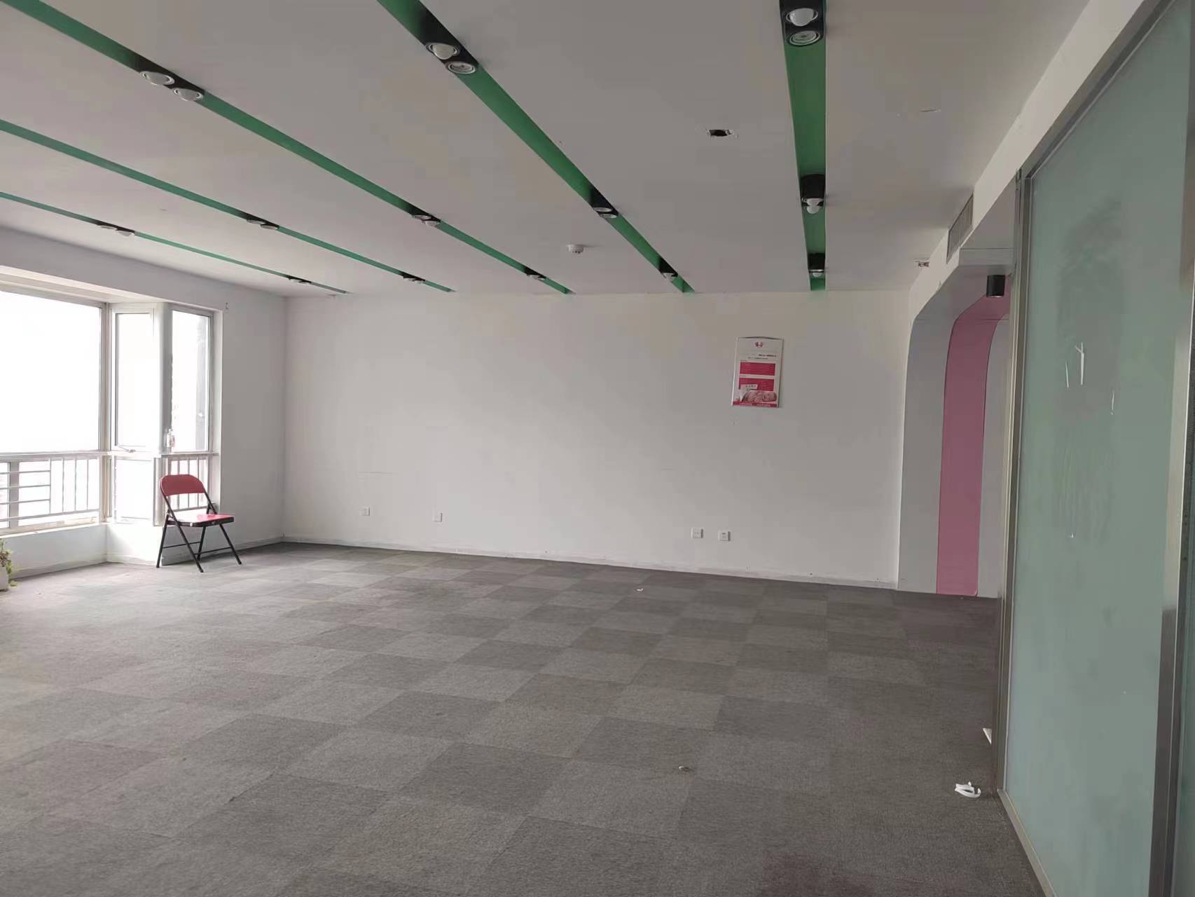 华腾北搪商务大厦办公区域