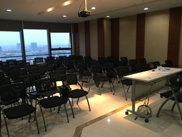 来伊份青年大厦