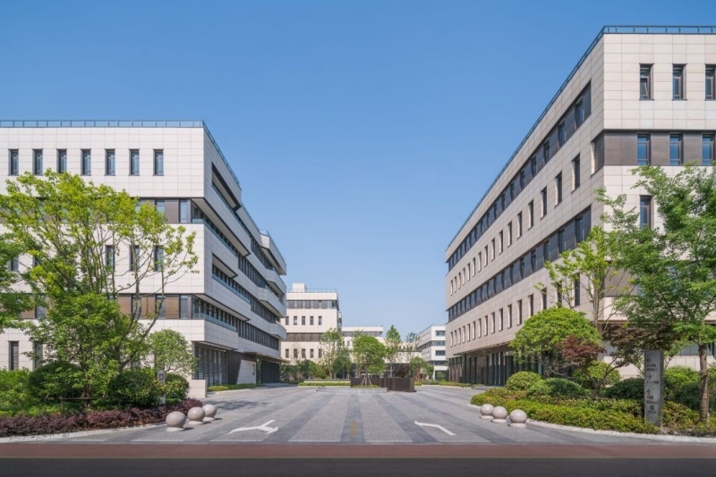 浦江智谷商务园写字楼出租,8号线浦江智谷精装251平大落地窗 价格是真