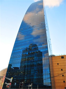 龙之梦中心(中山公园)外立面图