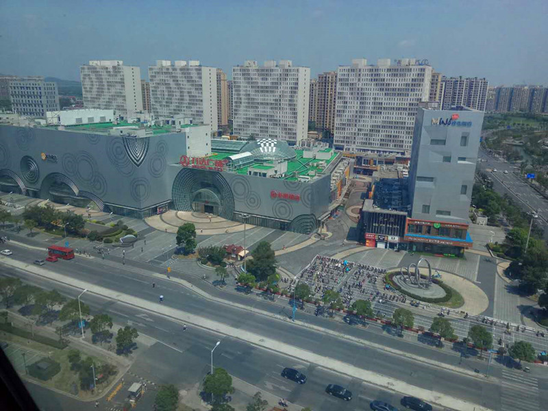 松江万达 精装办公室出租 近地铁 楼下有轨电车